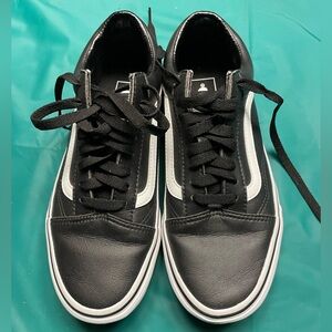 Very gently used leather Vans-size 8.